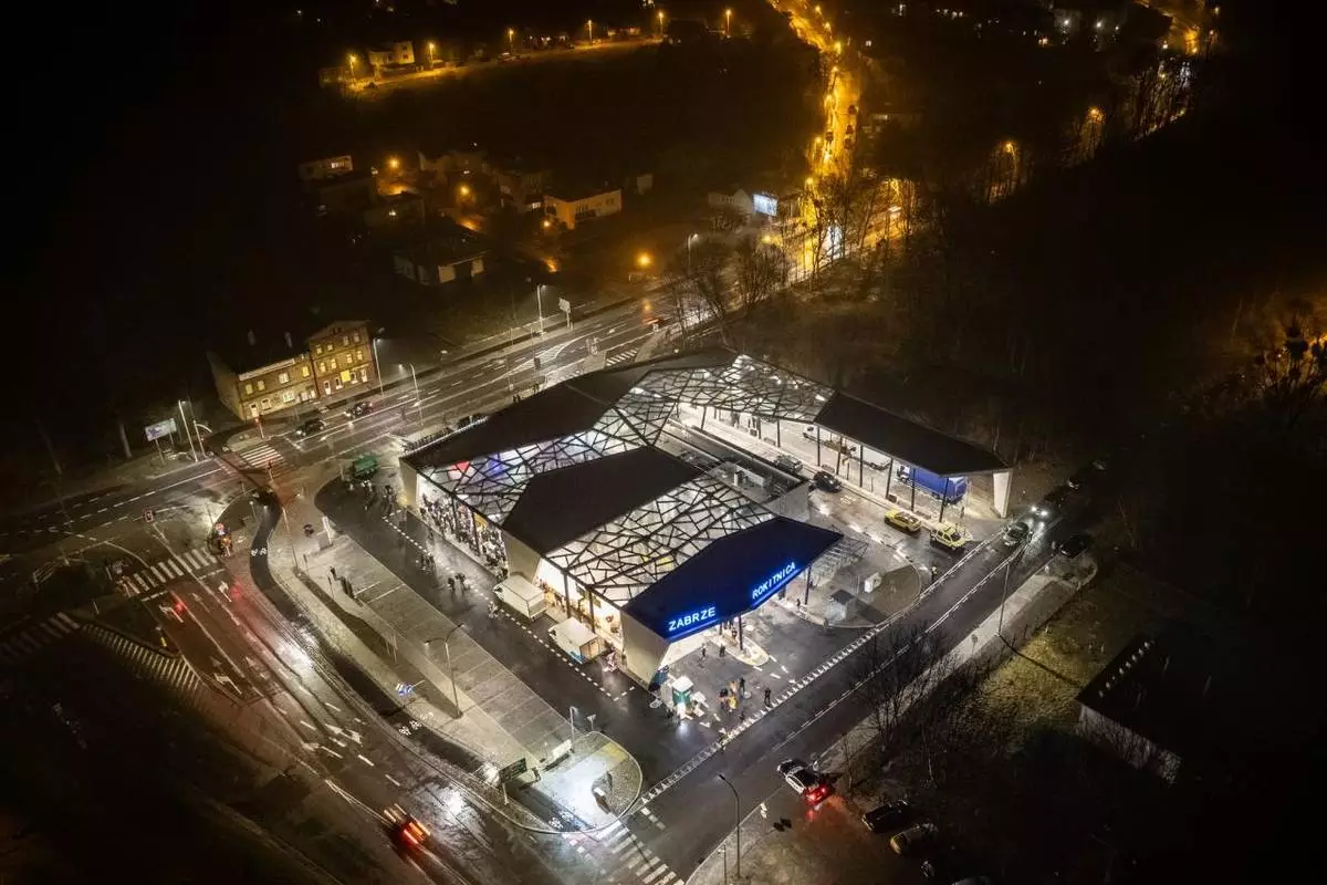 Centrum Przesiadkowe Zabrze Rokitnica Otwarte Z Hukiem Foto