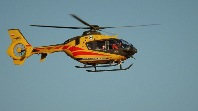 Groźny wypadek motocyklisty i pasażerki na ulicy Witosa. Lądował LPR