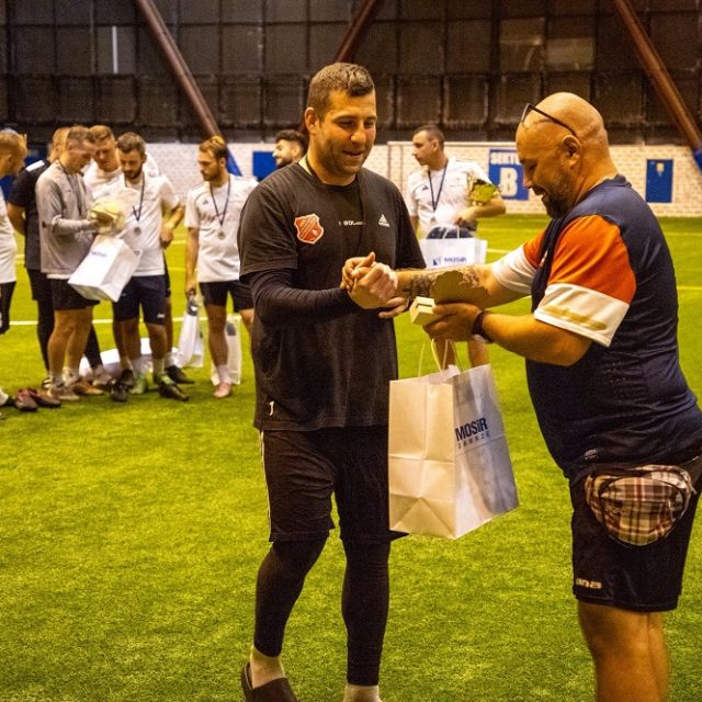 Nocny Turniej Piłki Nożnej w Zabrzu – sportowa rywalizacja do późnej nocy [FOTO]