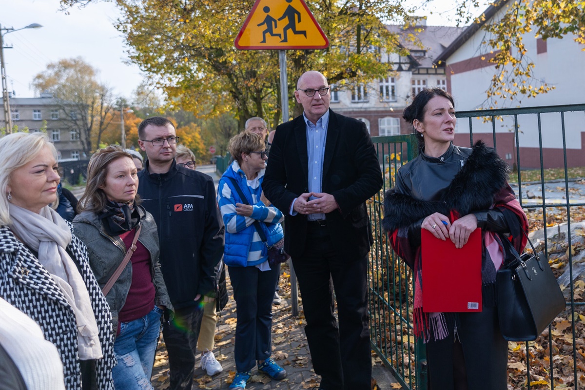 Historia i architektura Rokitnicy – spacer z pasjonatami po zabrzańskiej perle za nami - fotoreportaż