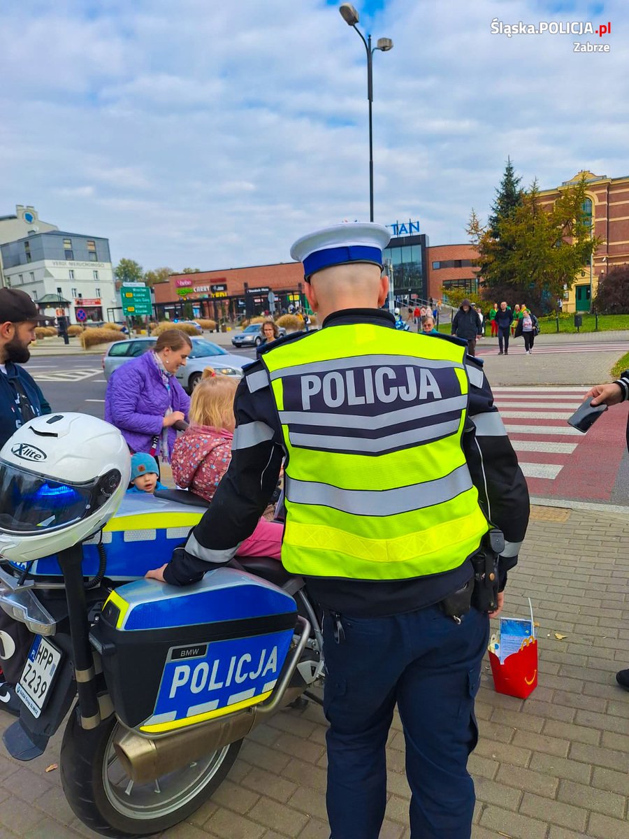 Policjanci z Zabrza i Fundacja Militarnego Mikołaja w akcji „Świeć przykładem” - fotoreportaż