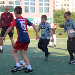 Piłkarze Górnika Zabrze odwiedzili zabrzańskie szkoły