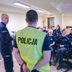Uczniowie odwiedzili komendę policji