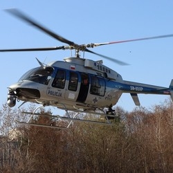 Walka o każdą minutę. Policyjny Black Hawk w dramatycznej misji ratunkowej