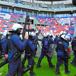 Śląscy policjanci ćwiczyli na zabrzańskim stadionie