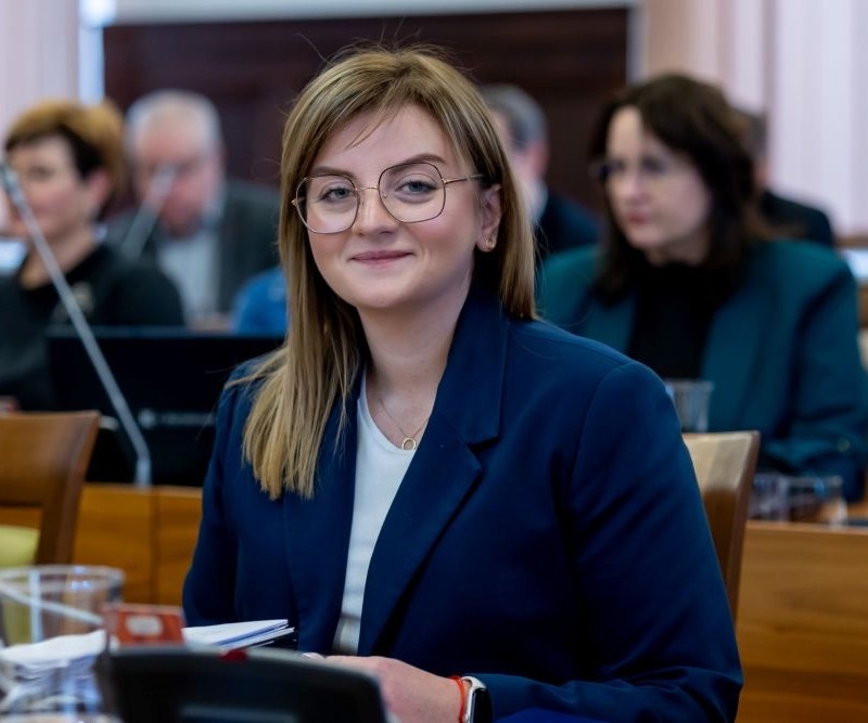 Agnieszka Rupniewska zabiera głos. Dziękuje mieszkańcom za rok pracy nad sytuacją miasta