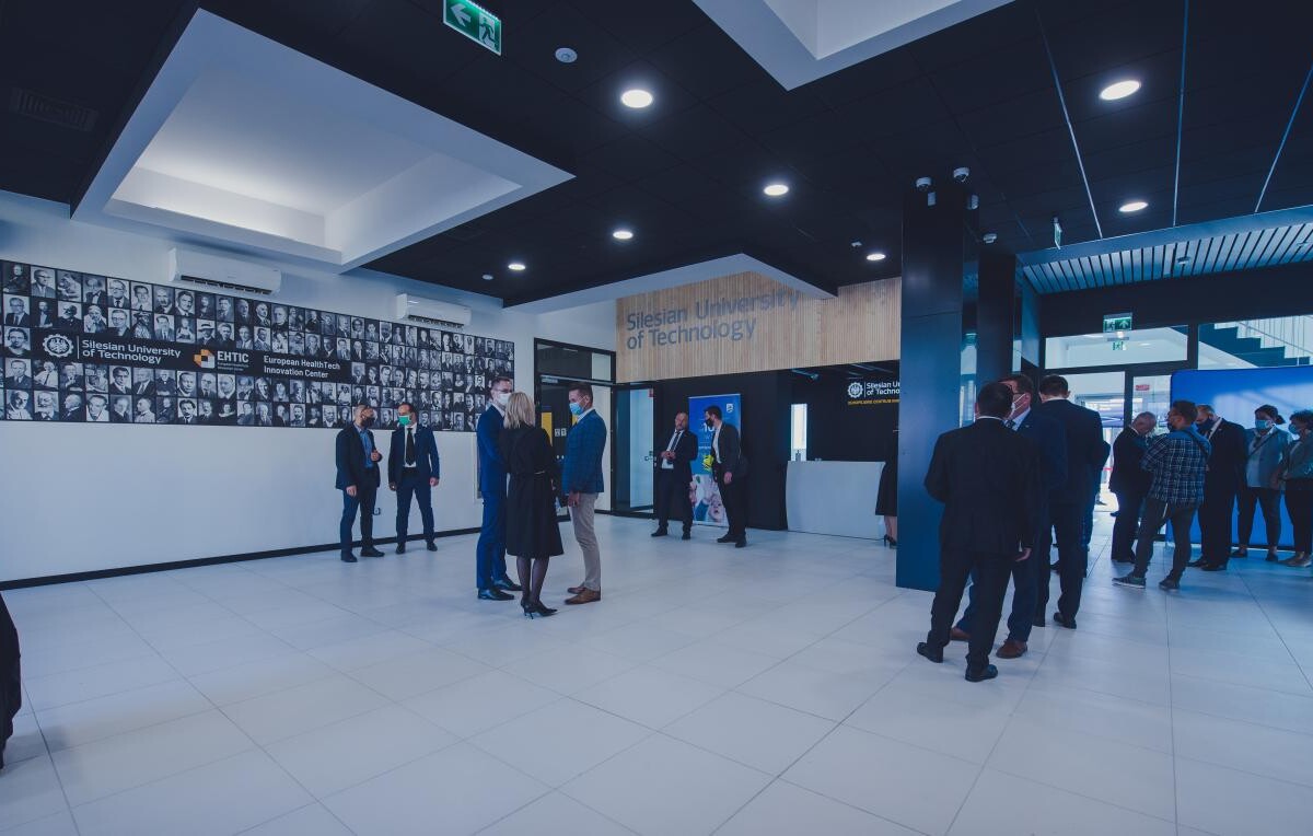 Wczoraj w obecności Prezydenta RP Andrzeja Dudy oficjalnie otwarto Europejskie Centrum Innowacyjnych Technologii dla Zdrowia w Zabrzu. Wydarzenie odbyło się w kampusie Politechniki Śląskiej.