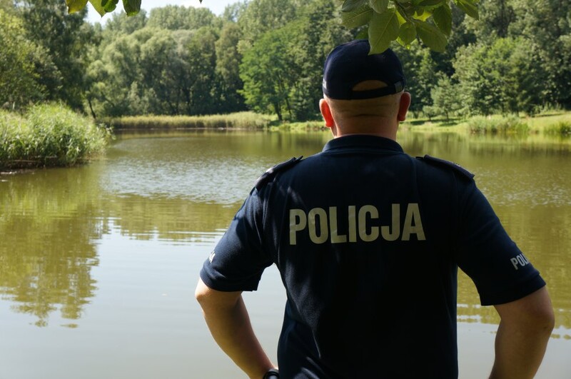 Apel o rozwagę nad wodą