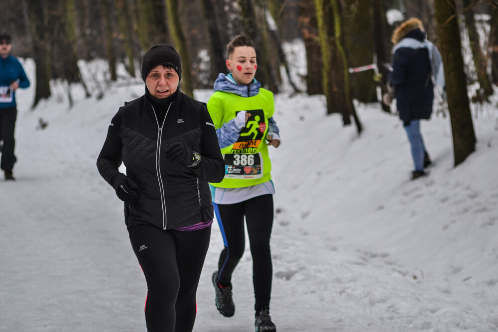 Ponad 600 osób wzięło udział w charytatywnym biegu dla Wielkiej Orkiestry Świątecznej Pomocy w Zabrzu. My też tam byliśmy i mamy zdjęcia!