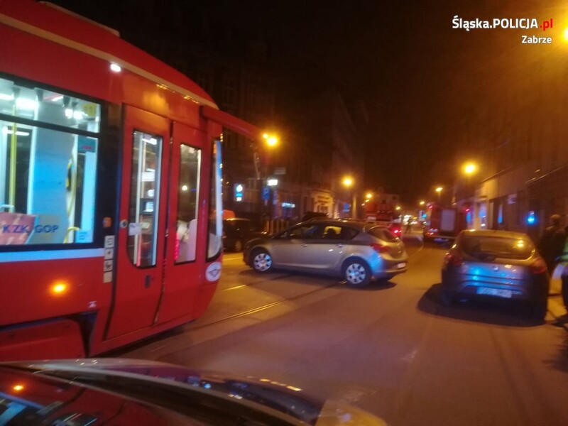 Chciał popełnic samobójstwo skacząc z dachu