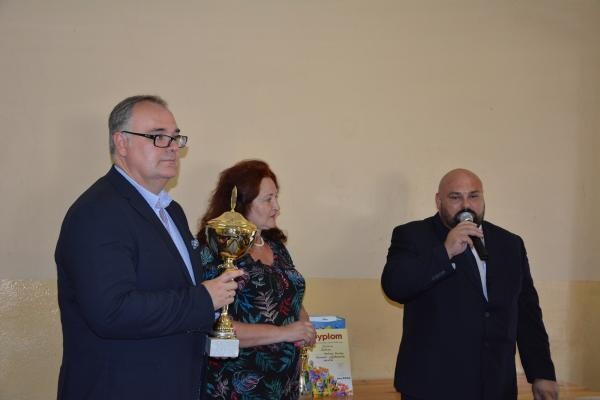 W miniony weekend w Zabrzu na terenach Rodzinnych Ogrodów Działkowych &#8222;Wiśnia&#8221; oraz &#8222;Biała Róża&#8221; uroczyście obchodzono Dzień Działkowca. Jak co roku Miasto Zabrze ufundowało dla zasłużonych działkowców liczne nagrody i wyróżnienia.