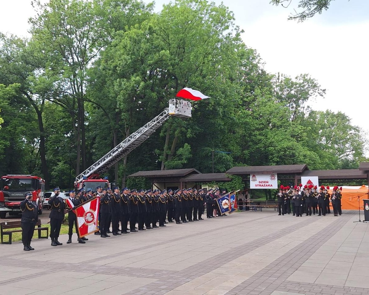 26 maja 2025 roku w Parku im. Poległych Bohaterów w Zabrzu odbył się uroczysty apel z okazji Dnia Strażaka / fot. KM PSP Zabrze