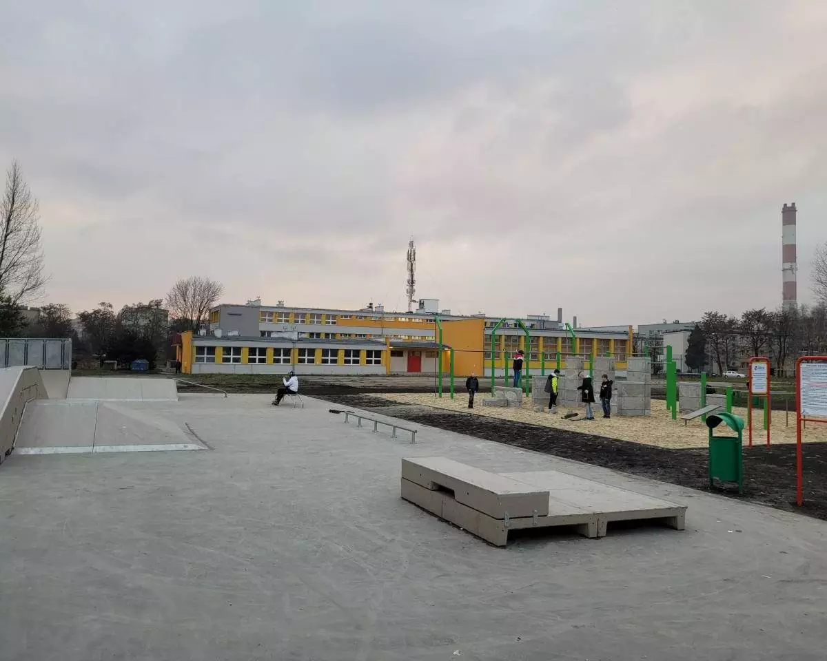 [Foto] W Zabrzu otwarto nowy skatepark, si&#322;owni&#281; zewn&#281;trzn&#261; i flowpark