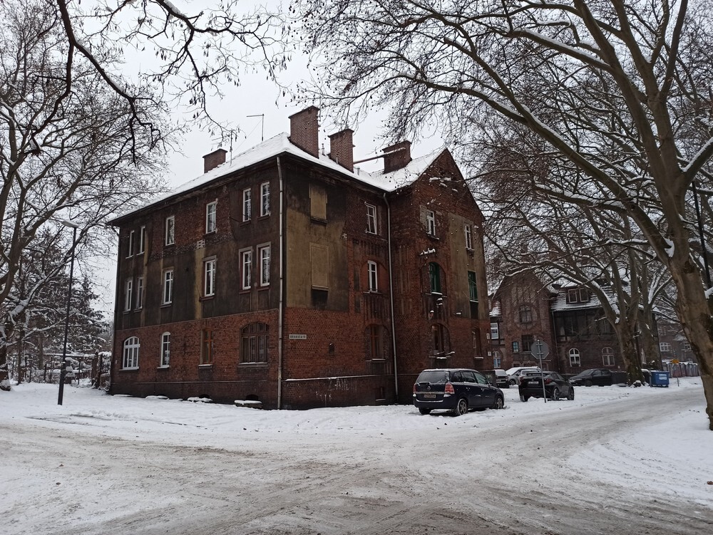 Zandka to perełka architektoniczna Zabrza. Osiedle patronackie huty "Donnersmarck" pochodzi z początku WW wieku. Zobaczcie zdjęcia!