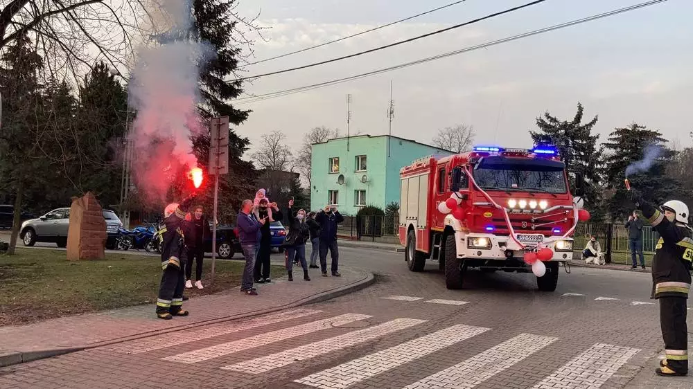 Ochotnicza Straż Pożarna Makoszowy w Zabrzu otrzymała fabrycznie nowy pojazd. To samochód ratowniczo-gaśniczego marki Kamaz. Uroczysty wjazd do jednostki miał miejsce 26 lutego 2021 roku.