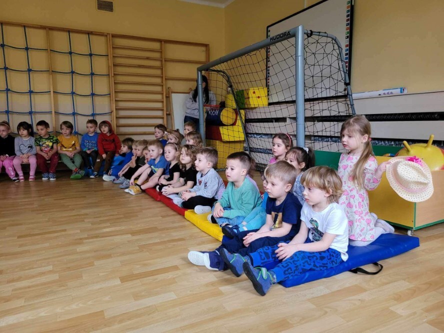 Psi edukator Leoś odwiedził Przedszkole nr 49 w Zabrzu / fot. Przedszkole nr 49 w Zabrzu