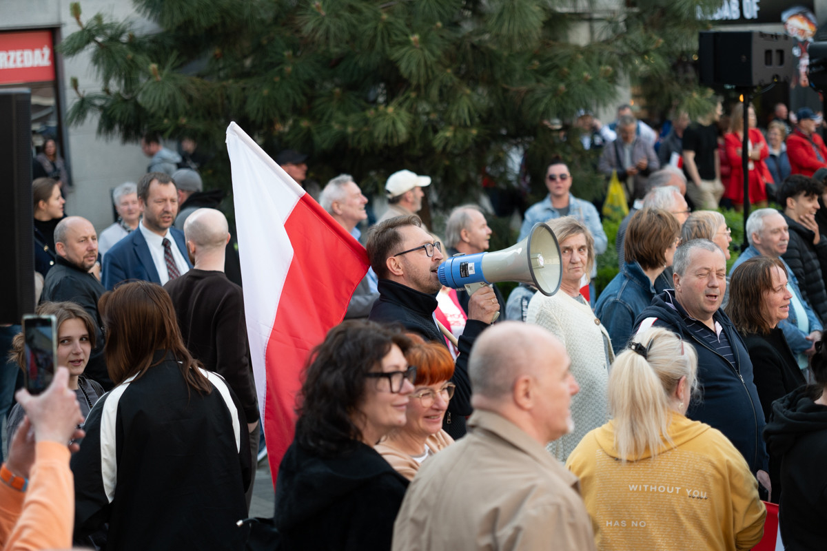 Nawrocki w Zabrzu: Krytyka PO, plany energetyczne i wsparcie George’a Simiona. / fot. Marek Faber