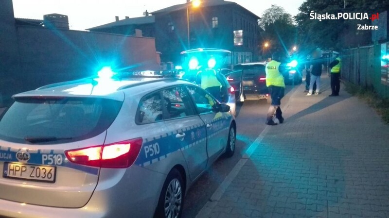 Kierujący porsche zatrzymany po policyjnym poscigu