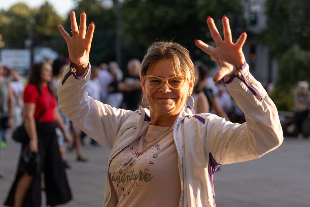 Tak się bawi Zabrze! Za nami kolejna potańcówka na Placu Teatralnym/fot. FB Ewa Weber