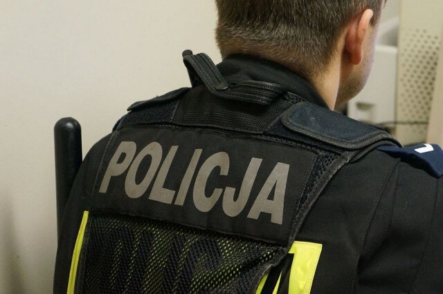 Mężczyzna, który napadł na przechodniów aresztowany. Grozi mu kara do 5 lat więzienia