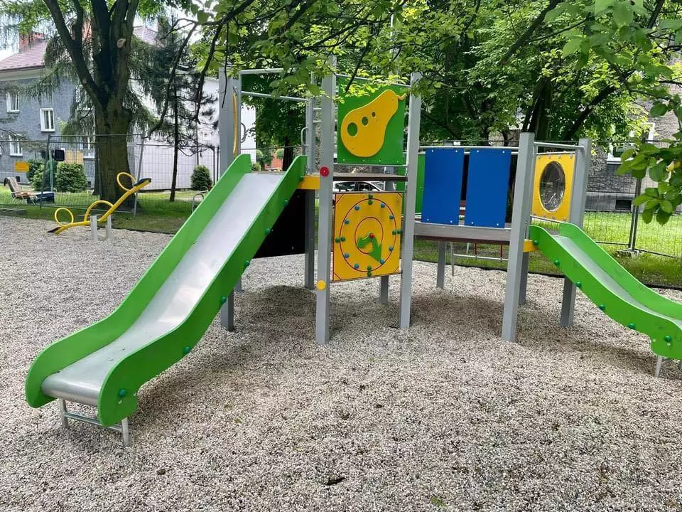 Nowy plac zabaw w Rokitnicy