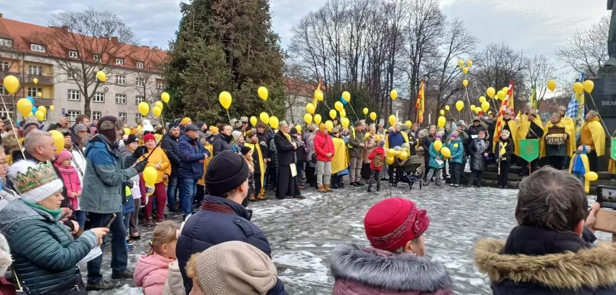 Orszak Trzech Króli 2025 przeszedł ulicami Zabrza / fot. Sara Synowiec