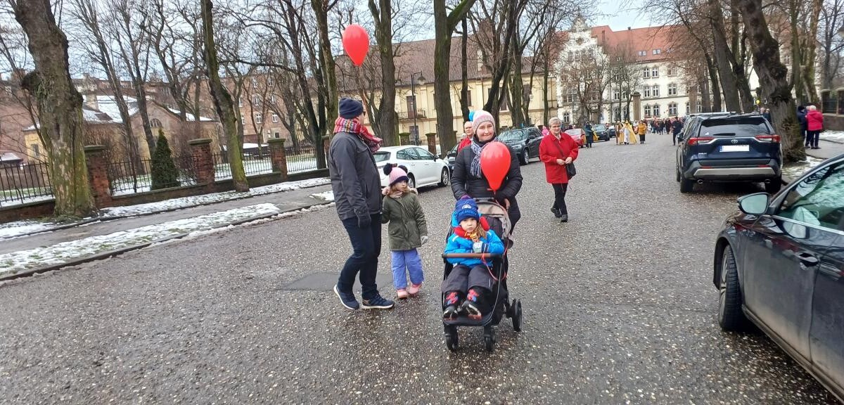 Orszak Trzech Króli 2025 przeszedł ulicami Zabrza / fot. Sara Synowiec