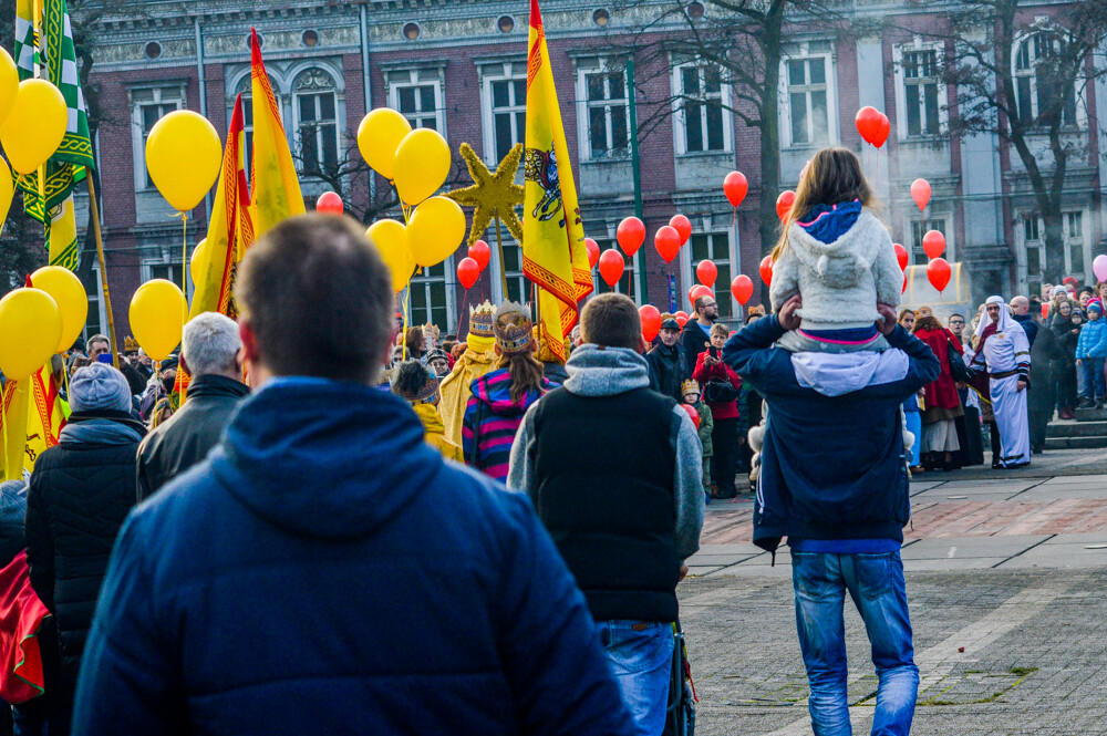 Kolejny rok z rzędu setki ludzi wzięły udział w Orszaku, by wspólnie udać się śladem Trzech Mędrców i złożyć hołd Jezusowi.