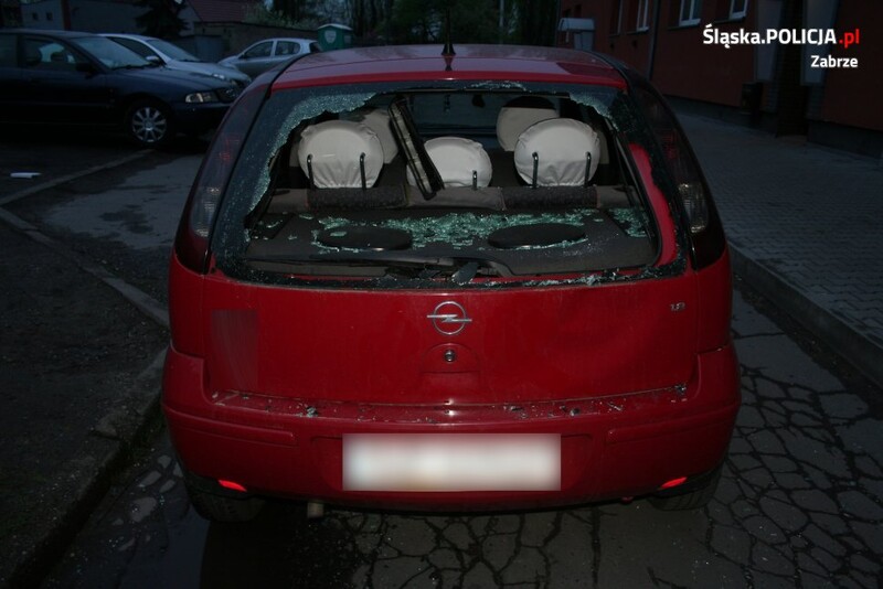 Piesza potrącona przez samochód, który cofał