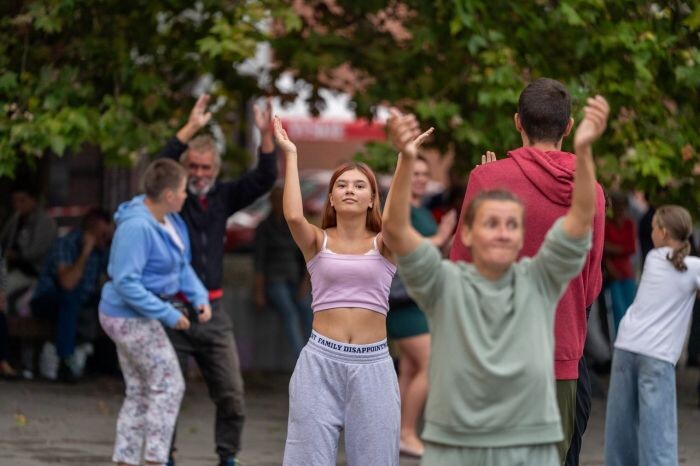 Pożegnali lato w tanecznym stylu! Za nami Potańcówka na Placu Teatralnym/fot. FB Kamil Żbikowski