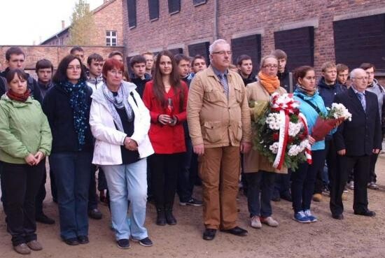 Rocznica egzekucji w KL Auschwitz - uroczystość z udziałem młodzieży z Zabrza