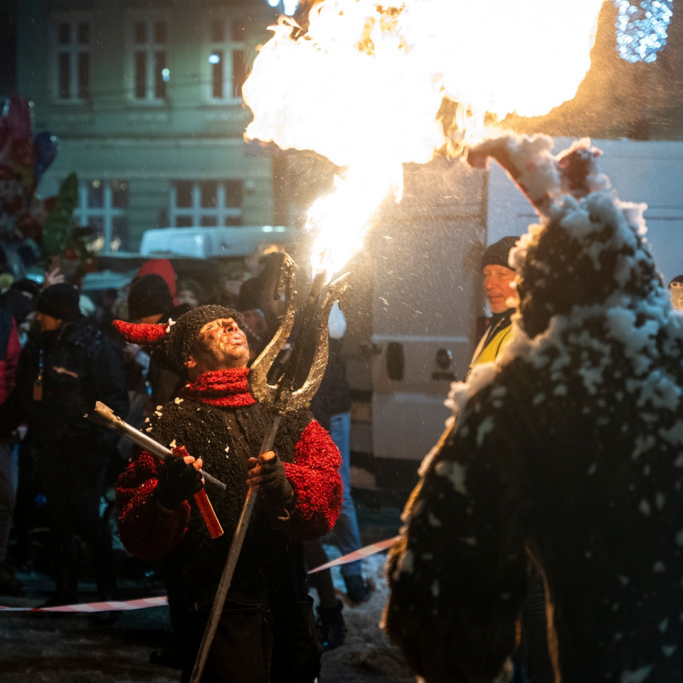 Rozświetlono choinkę na placu Wolności! Najmłodszych zabrzan odwiedził Mikołaj / fot. FB Małgorzata Mańka-Szulik