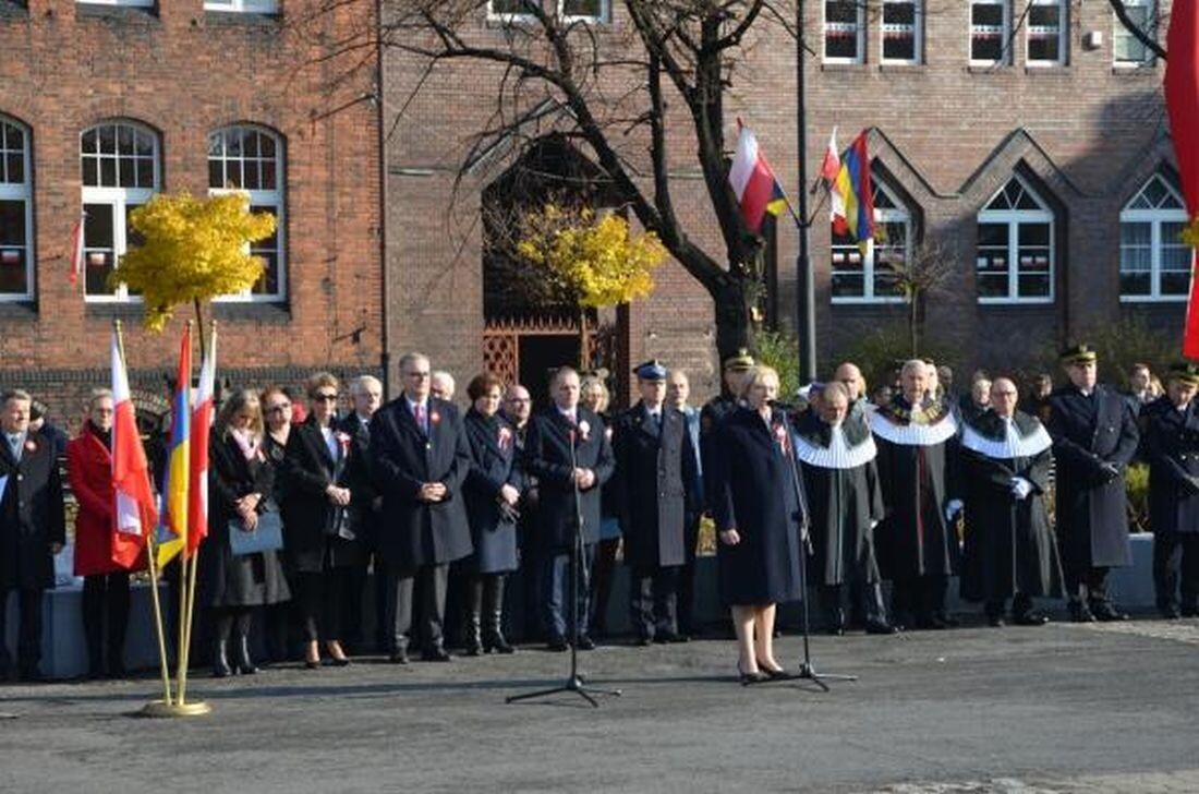 Wczoraj na pl. Warszawskim odbyły się zabrzańskie obchody Narodowego Święta Niepodległości.