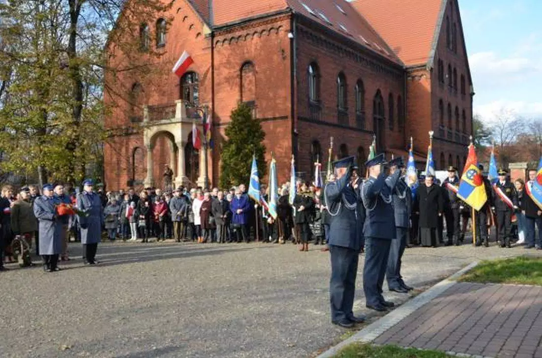 Wczoraj na pl. Warszawskim odbyły się zabrzańskie obchody Narodowego Święta Niepodległości.