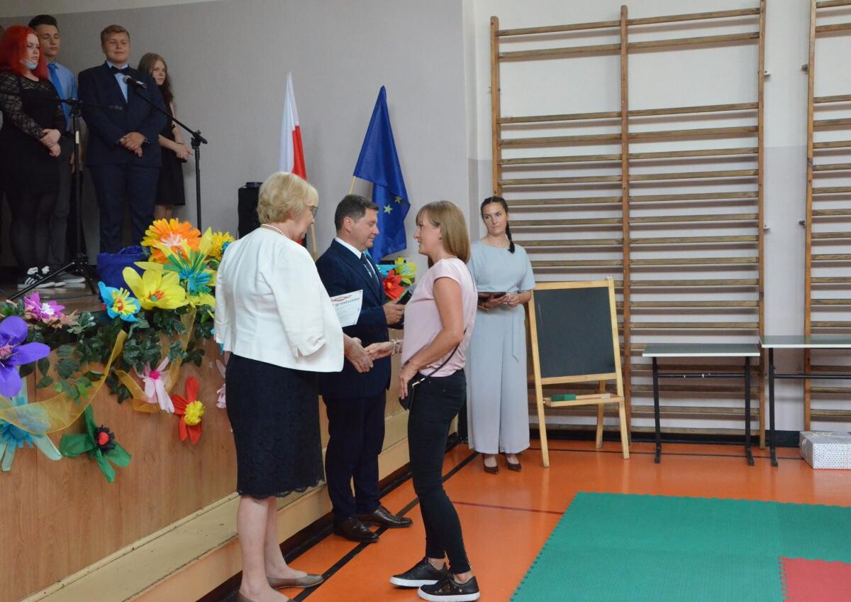 Przy ul. Zamkowej 2 odbyło się dzisiaj uroczyste oddanie do użytku budynku, w którym swoją siedzibę ma Szkoła Podstawowa nr 22 w Zabrzu / fot UM Zabrze