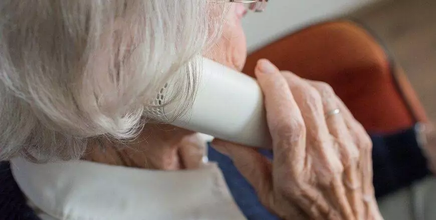 “Tele-Senior” – seniorzy wyciągają pomocną dłoń