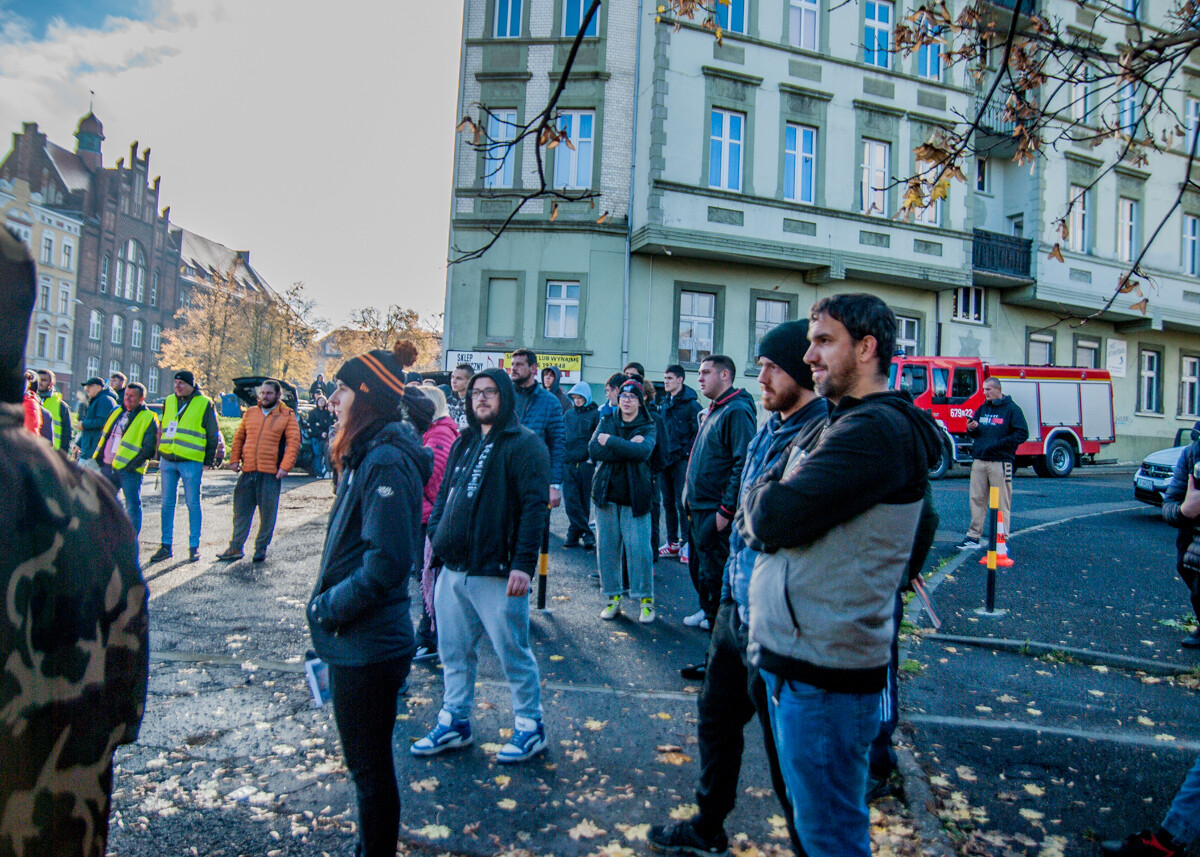30 zgłoszonych załóg, ryk silników, zapach spalin i palonej gumy. Było głośno, kolorowo o bardzo emocjonująco na 2, edycji zawodów KJS Rally Zabrze.