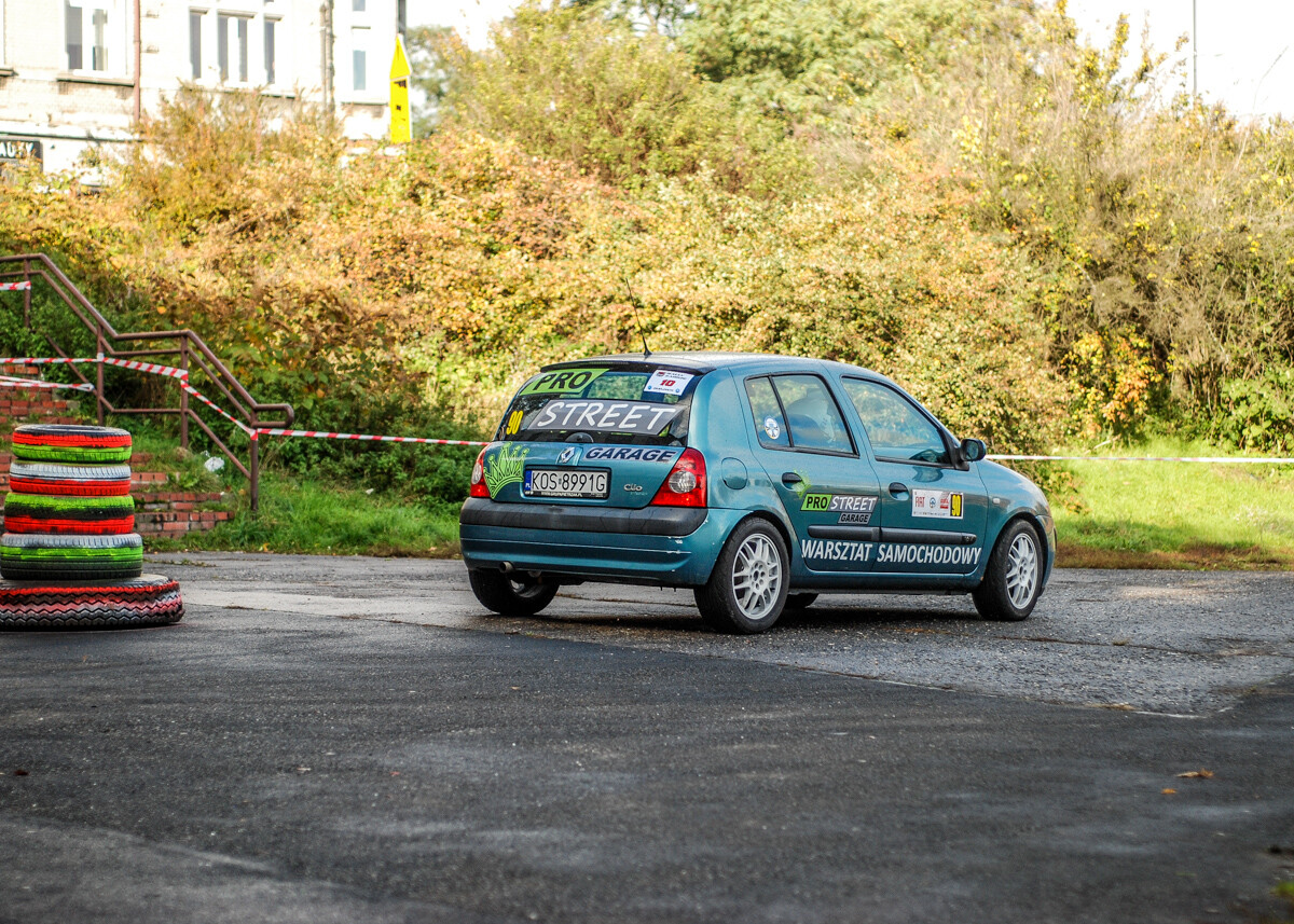 30 zgłoszonych załóg, ryk silników, zapach spalin i palonej gumy. Było głośno, kolorowo o bardzo emocjonująco na 2, edycji zawodów KJS Rally Zabrze.