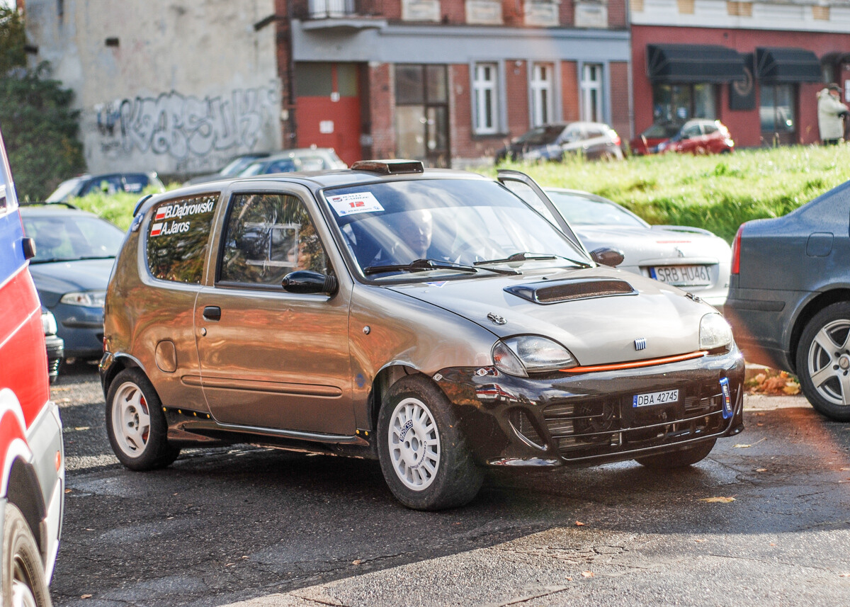 30 zgłoszonych załóg, ryk silników, zapach spalin i palonej gumy. Było głośno, kolorowo o bardzo emocjonująco na 2, edycji zawodów KJS Rally Zabrze.