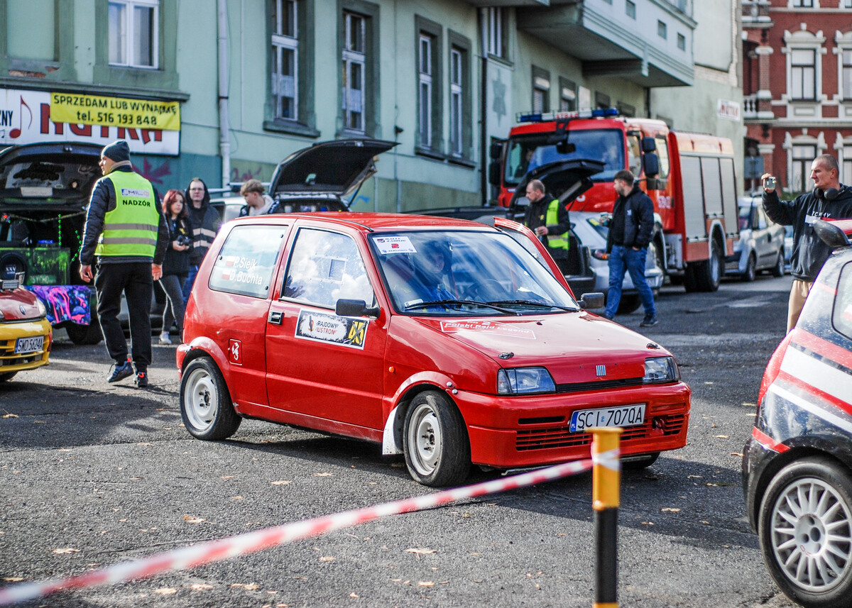 30 zgłoszonych załóg, ryk silników, zapach spalin i palonej gumy. Było głośno, kolorowo o bardzo emocjonująco na 2, edycji zawodów KJS Rally Zabrze.