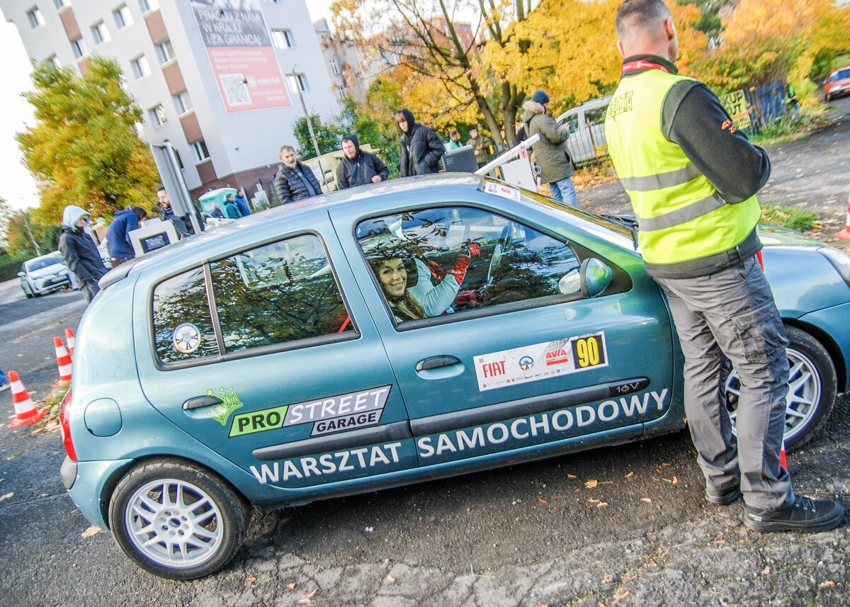 30 zgłoszonych załóg, ryk silników, zapach spalin i palonej gumy. Było głośno, kolorowo o bardzo emocjonująco na 2, edycji zawodów KJS Rally Zabrze.