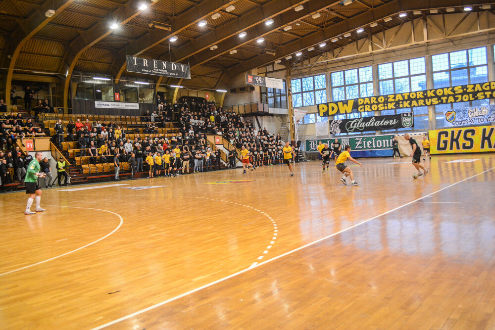 Około tysiąca osób pojawiło się na kultowych juz zawodach Torcida Cup organizowanych przez zaprzyjaźnione grupy kibiców. Świętowano 20 lat istnienia Torcidy.