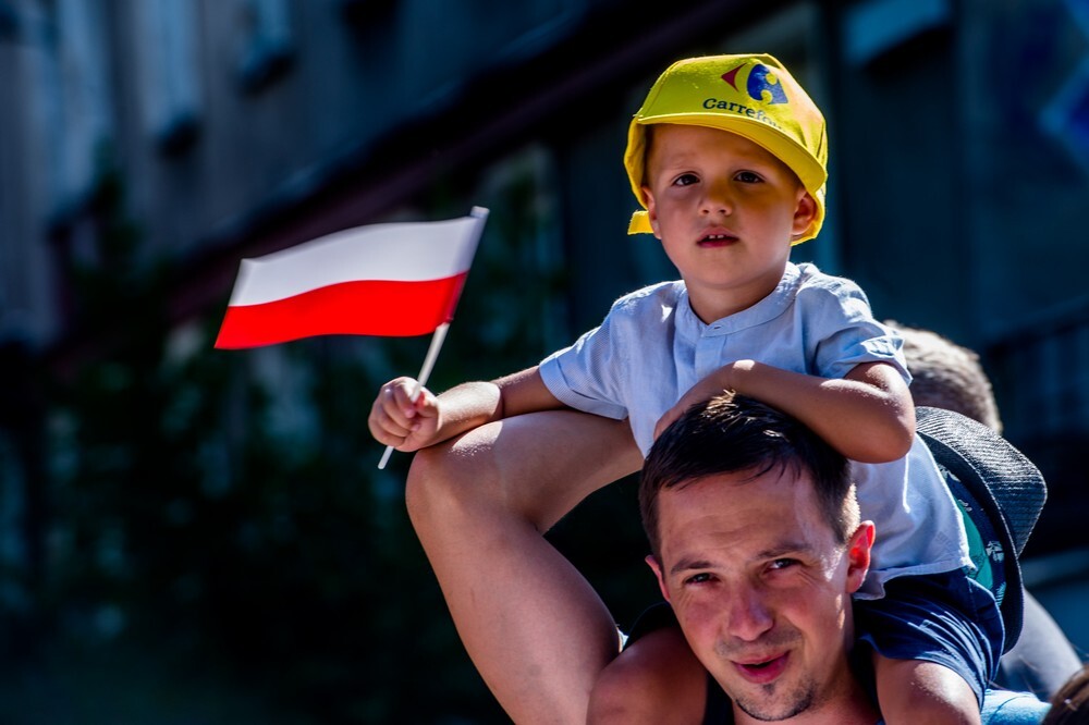 Wczoraj zakończył się trzeci etap wielkiego święta kolarstwa &#8211; Tour de Pologne. Na tym odcinku kolarze wystartowali z samego serca śląskiej aglomeracji, chorzowskiego Stadionu Śląskiego, po czym skierowali się trasą na południe. Po drodze czekały na nich trzy lotne premier &#8211; w Rudzie Śląskiej, Rybniku i Knurowie.