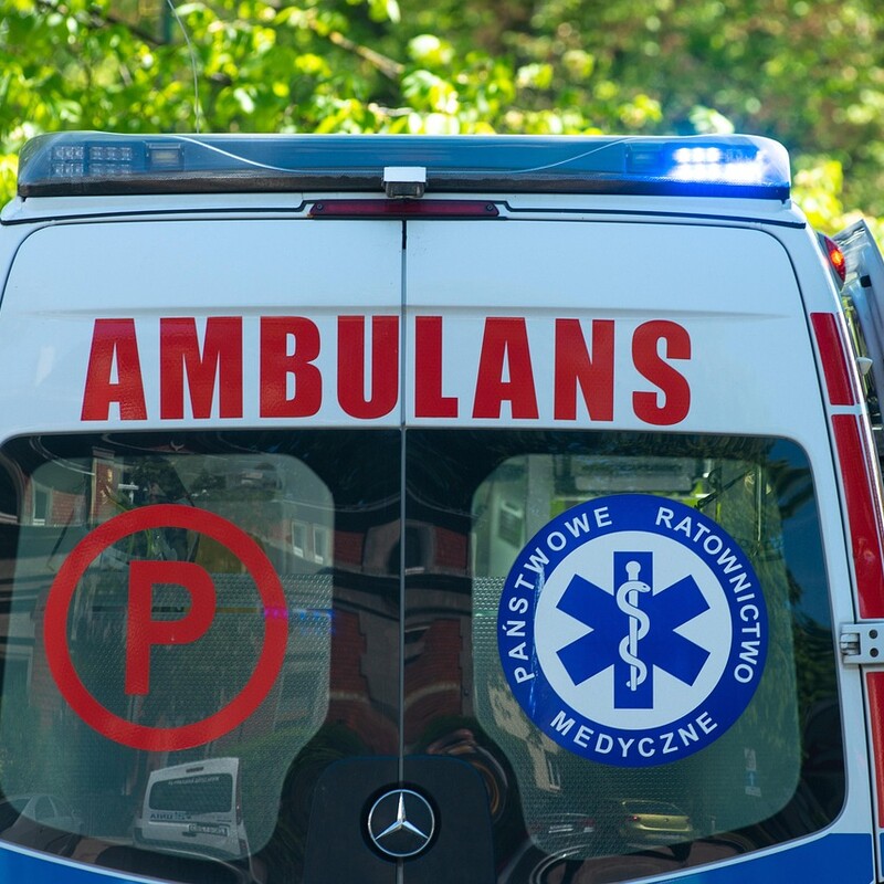 Tragedia w Zabrzu! 21-latka próbowała rzucić się pod samochody