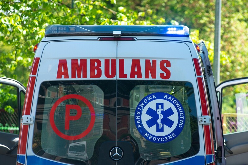Tragedia w Zabrzu! 21-latka próbowała rzucić się pod samochody