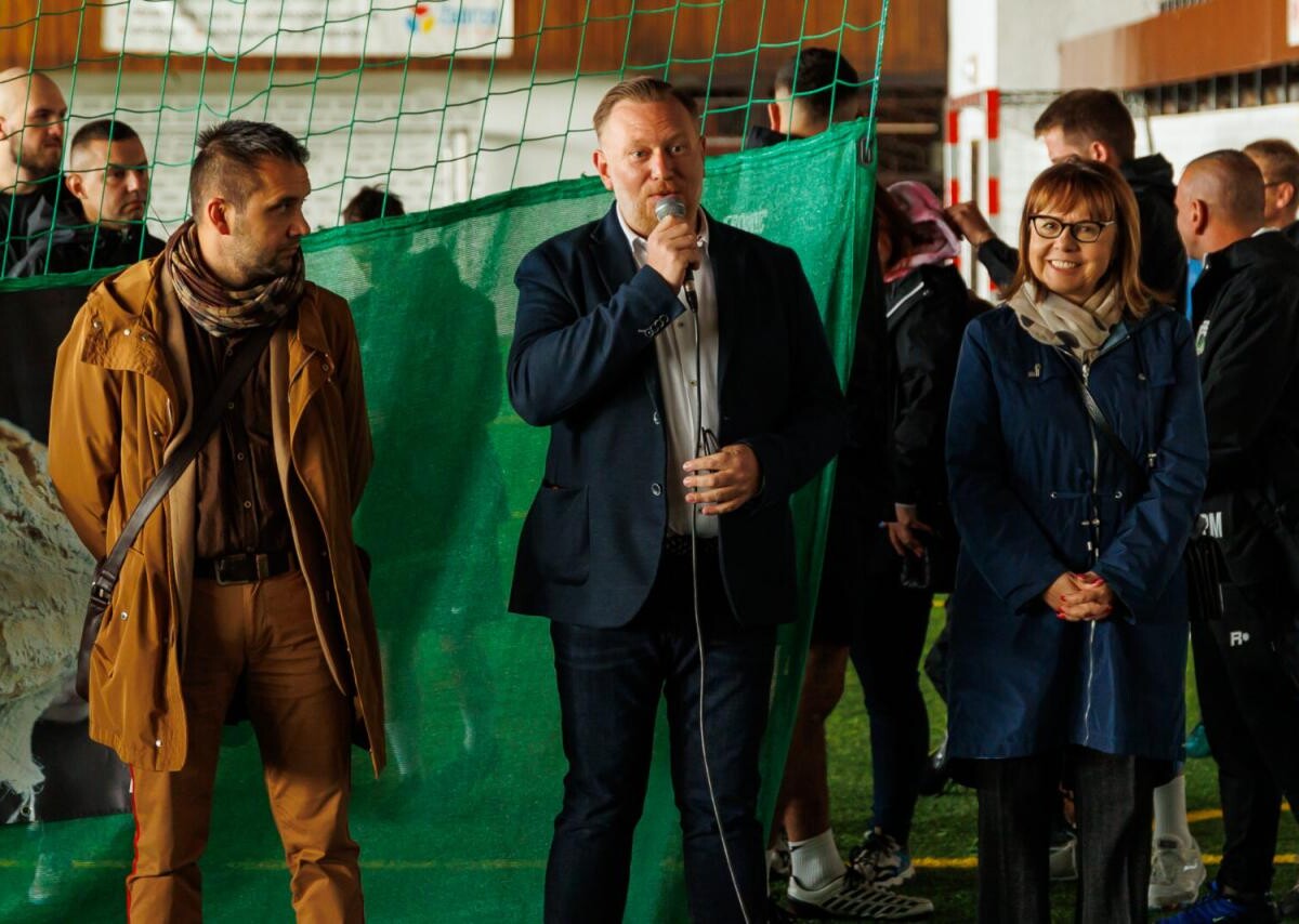 12 października w Hali MOSiR w Zabrzu odbyło się wyjątkowe wydarzenie sportowe – amatorski turniej piłkarski „Razem wykopmy wykluczenie”.