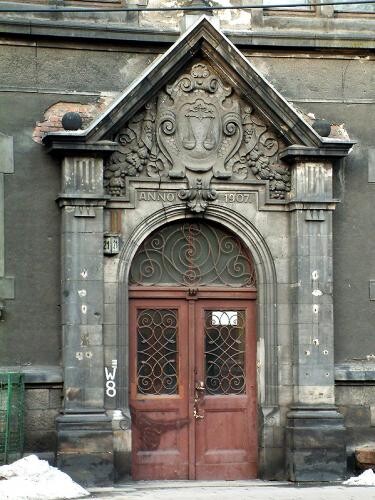 Wejście do sądu
