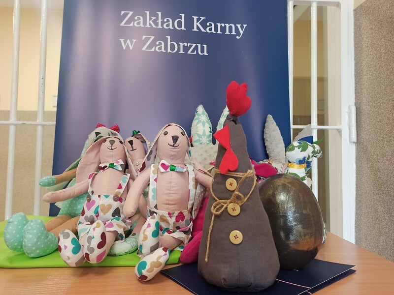 Wielkanocne prezenty dla dzieci od funkcjonariuszy Zakładu Karnego w Zabrzu