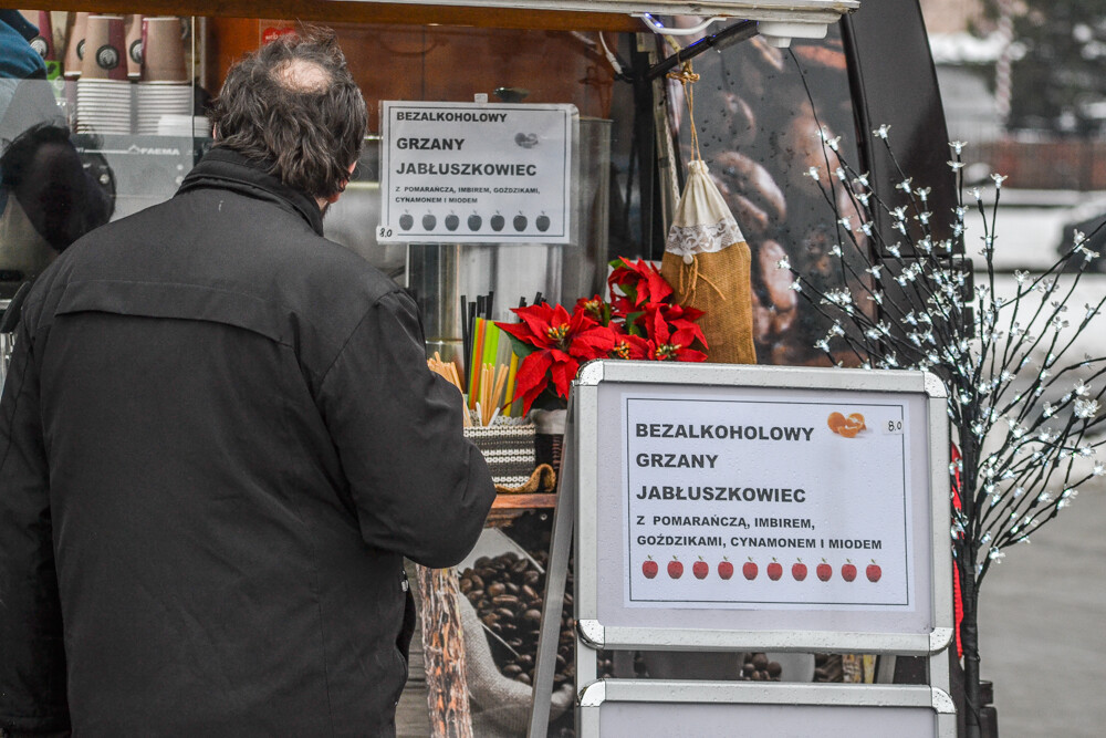 Przy centrum handlowym Platan rozłożyła się scena i miasteczko food truck'owe. Od wczesnego popołudnia trwają koncerty, prezentacje, a wieczorem...