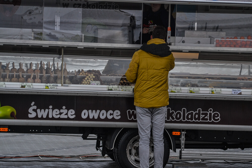 Przy centrum handlowym Platan rozłożyła się scena i miasteczko food truck'owe. Od wczesnego popołudnia trwają koncerty, prezentacje, a wieczorem...